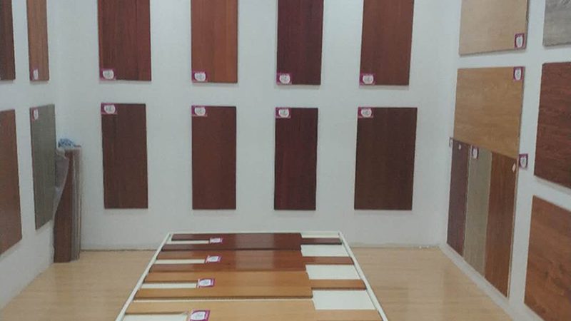 小标题：一、宽板窄板之争：装修风格影响选择